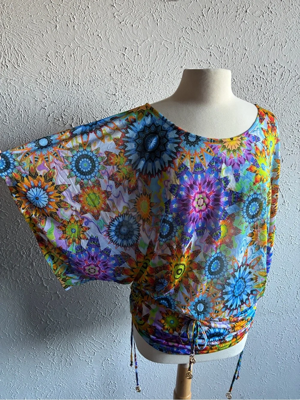 Luli Fama Kaleidoscope Print Batwing Swim Cover Up Resort Medium.